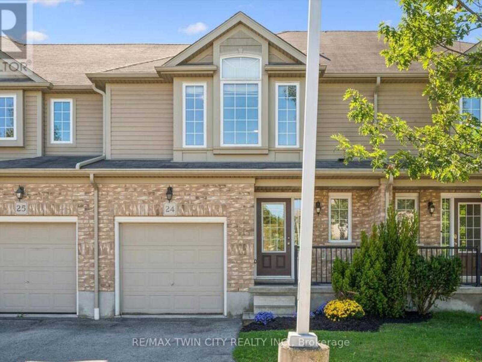 24 - 555 CHABLIS DRIVE, Waterloo, Ontario N2T 2Y1