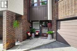 10 TURRET HILLWAY WAY | Toronto Ontario | Slide Image Three