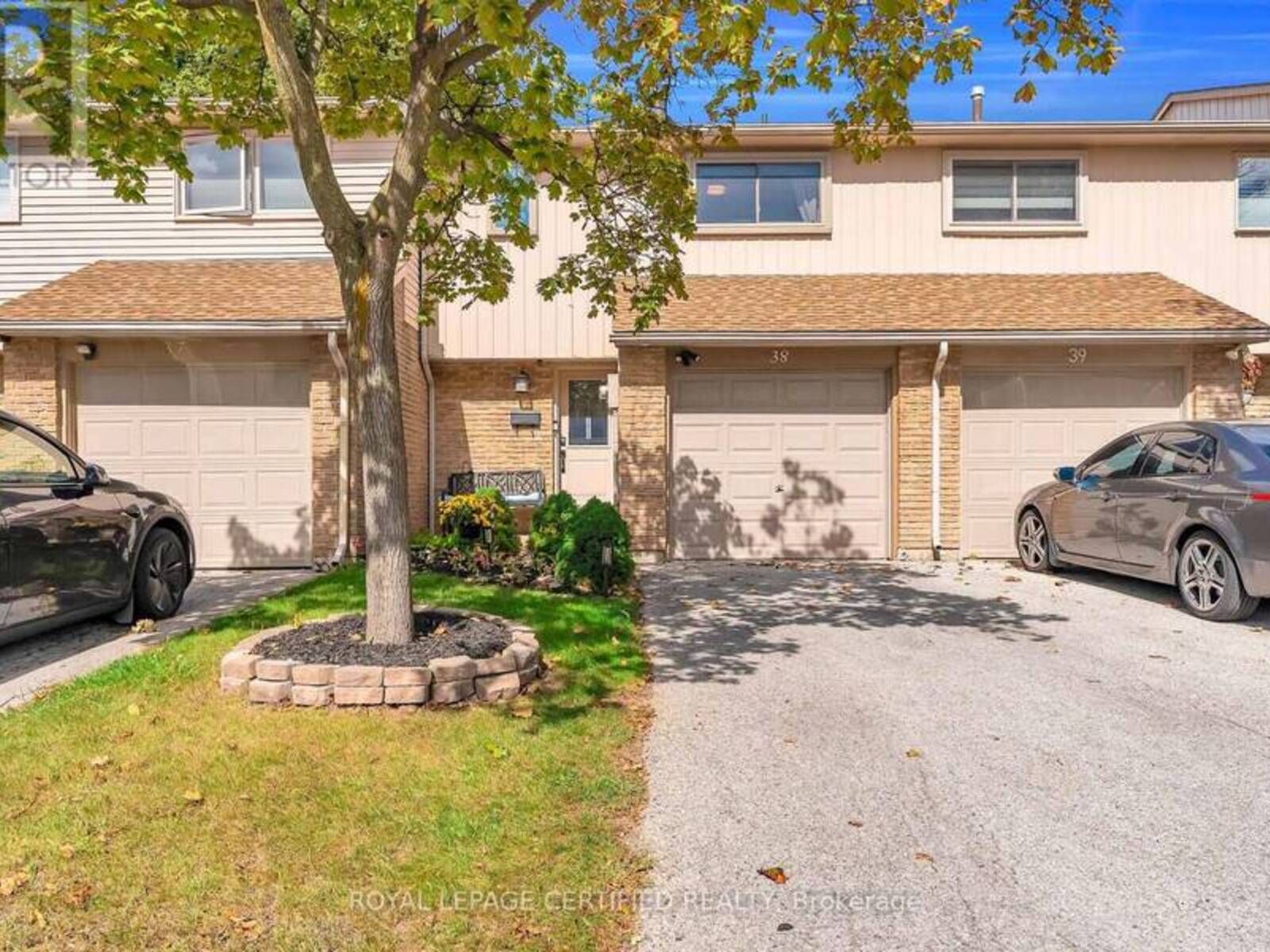 38 - 1532 LANCASTER DRIVE, Oakville, Ontario L6H 2Z3