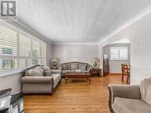 14 BARDWELL CRESCENT | Toronto Ontario | Slide Image Six