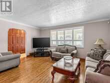 14 BARDWELL CRESCENT | Toronto Ontario | Slide Image Eight