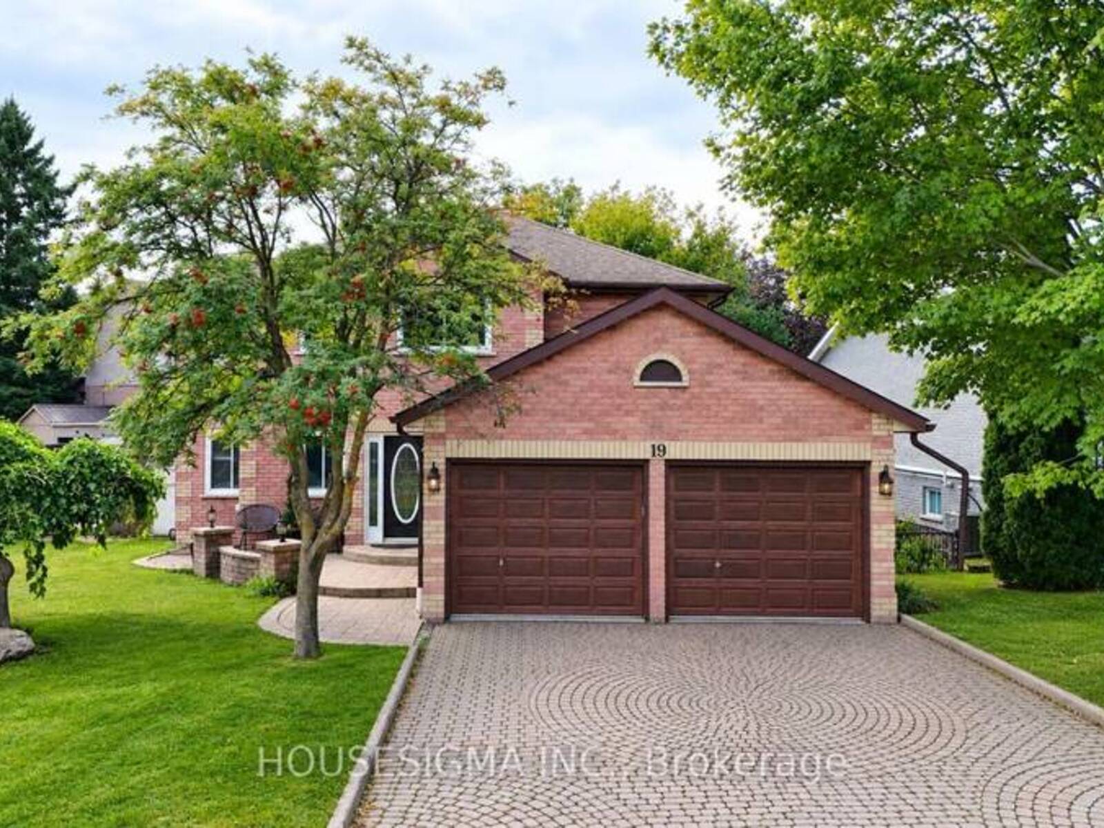19 MAGANI AVENUE, Bradford West Gwillimbury, Ontario L3Z 2S8