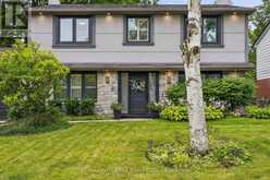 69 NISBET DRIVE | Aurora Ontario | Slide Image Three