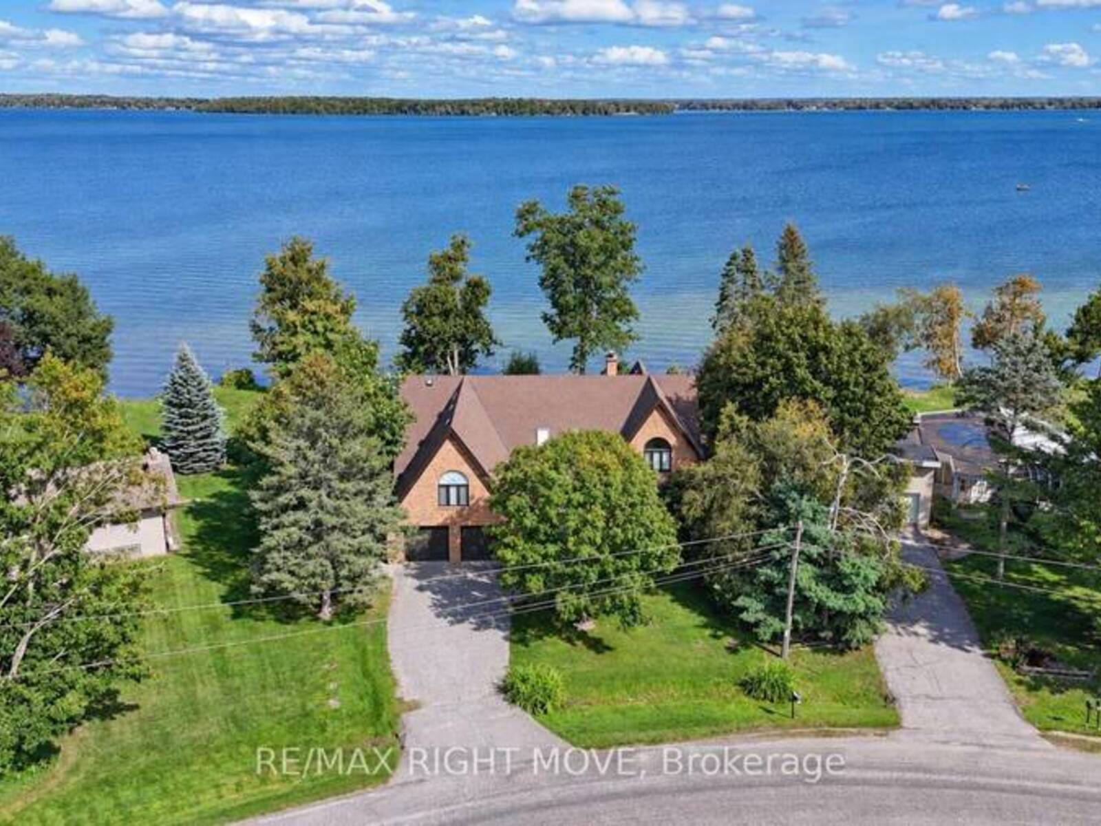 2199 THOMSON CRESCENT, Severn, Ontario L3V 0V7
