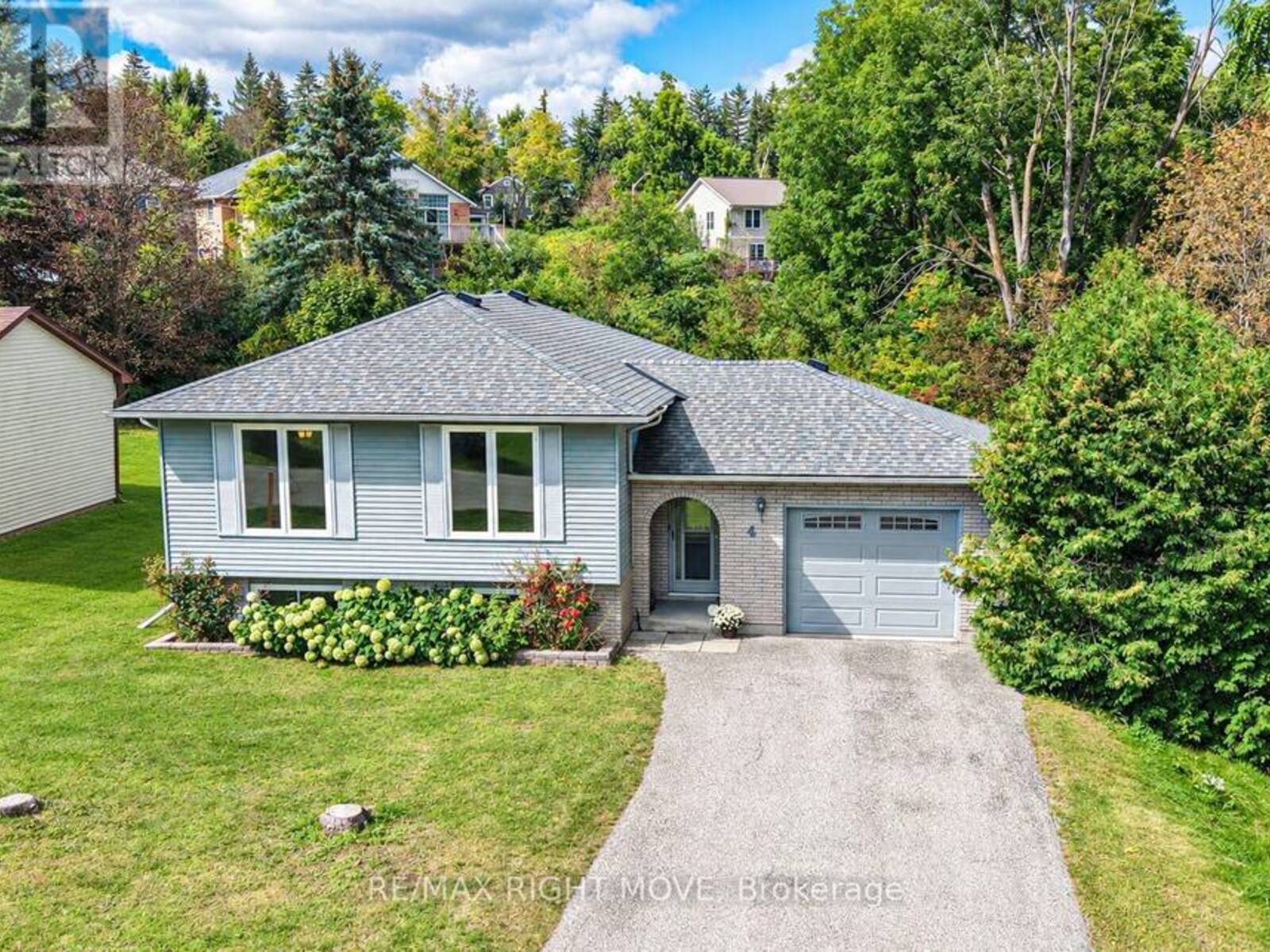 4 FITTON HEIGHTS, Orillia, Ontario L3V 4M7
