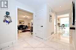 38 GRANT COURT | East Gwillimbury Ontario | Slide Image Four