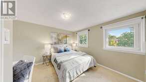 16 MEYER CIRCLE | Markham Ontario | Slide Image Fifteen