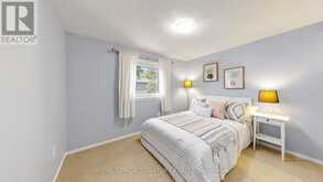 16 MEYER CIRCLE | Markham Ontario | Slide Image Sixteen