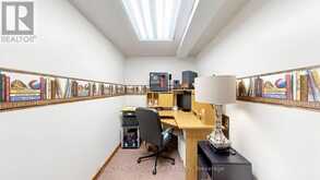 16 MEYER CIRCLE | Markham Ontario | Slide Image Nineteen