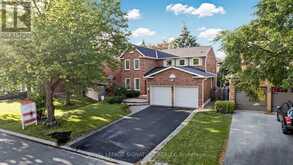16 MEYER CIRCLE | Markham Ontario | Slide Image One