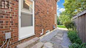 16 MEYER CIRCLE | Markham Ontario | Slide Image Twenty