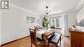 16 MEYER CIRCLE | Markham Ontario | Slide Image Nine