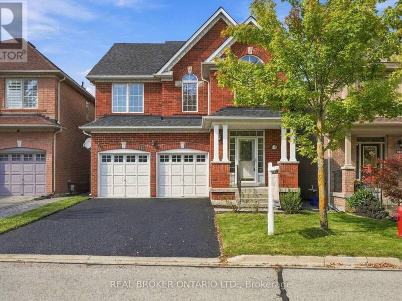 621 SOCIETY CRESCENT, Newmarket, Ontario L3X 2V8