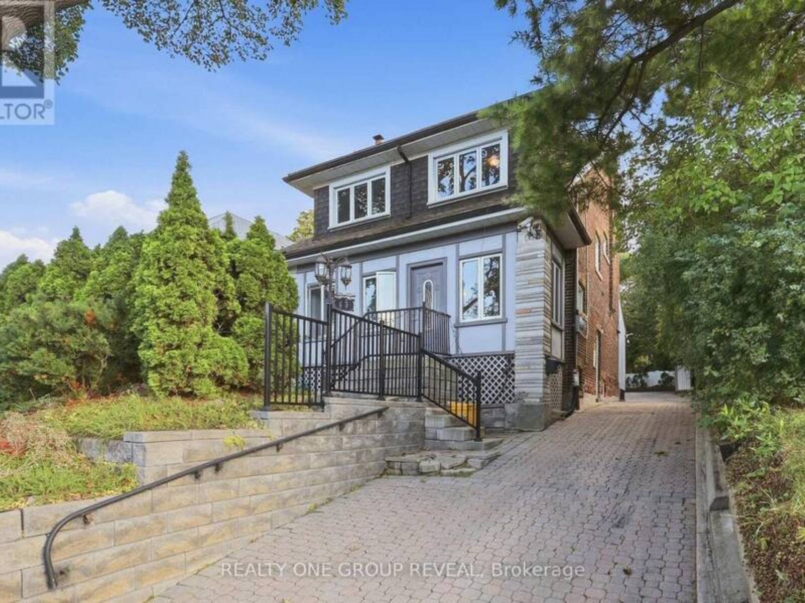 83 LAWRENCE AVENUE E, Toronto, Ontario M4N 1S5