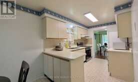 51 LORNA RAE BOULEVARD | Toronto Ontario | Slide Image Nine