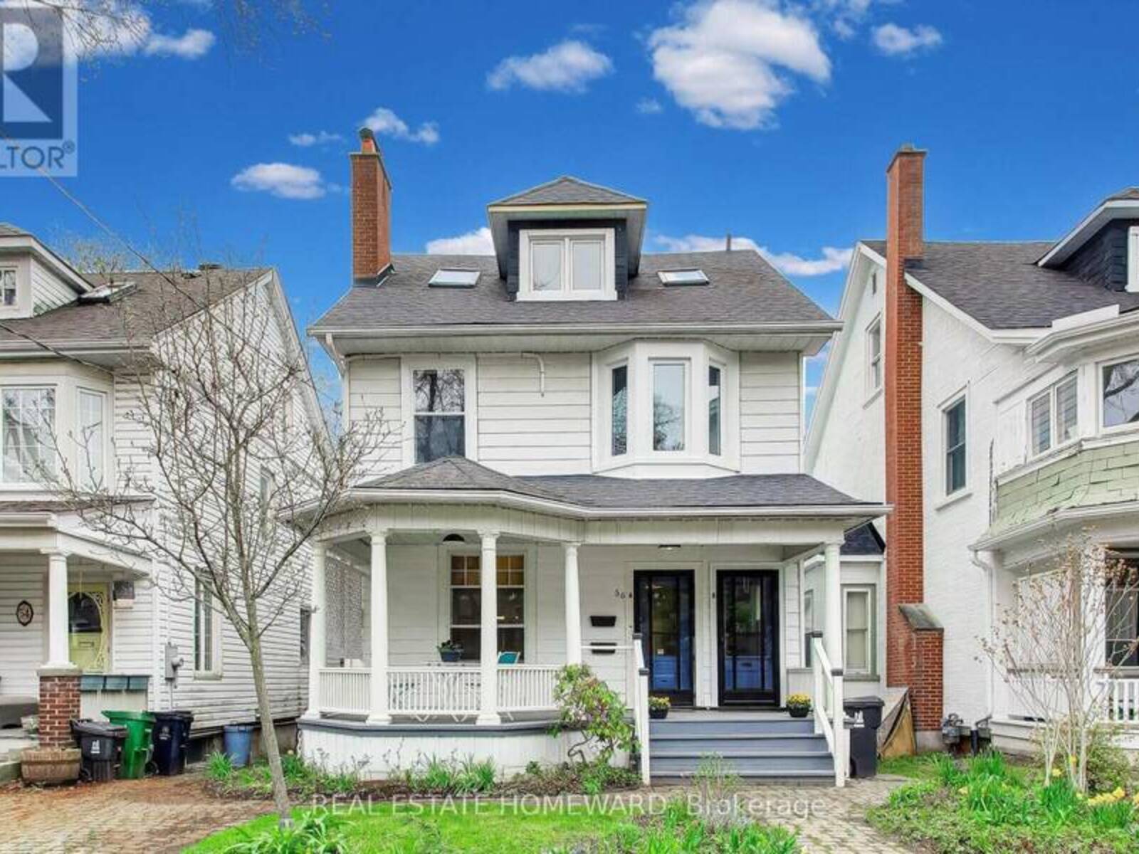 56 LEUTY AVENUE, Toronto, Ontario M4E 2R4