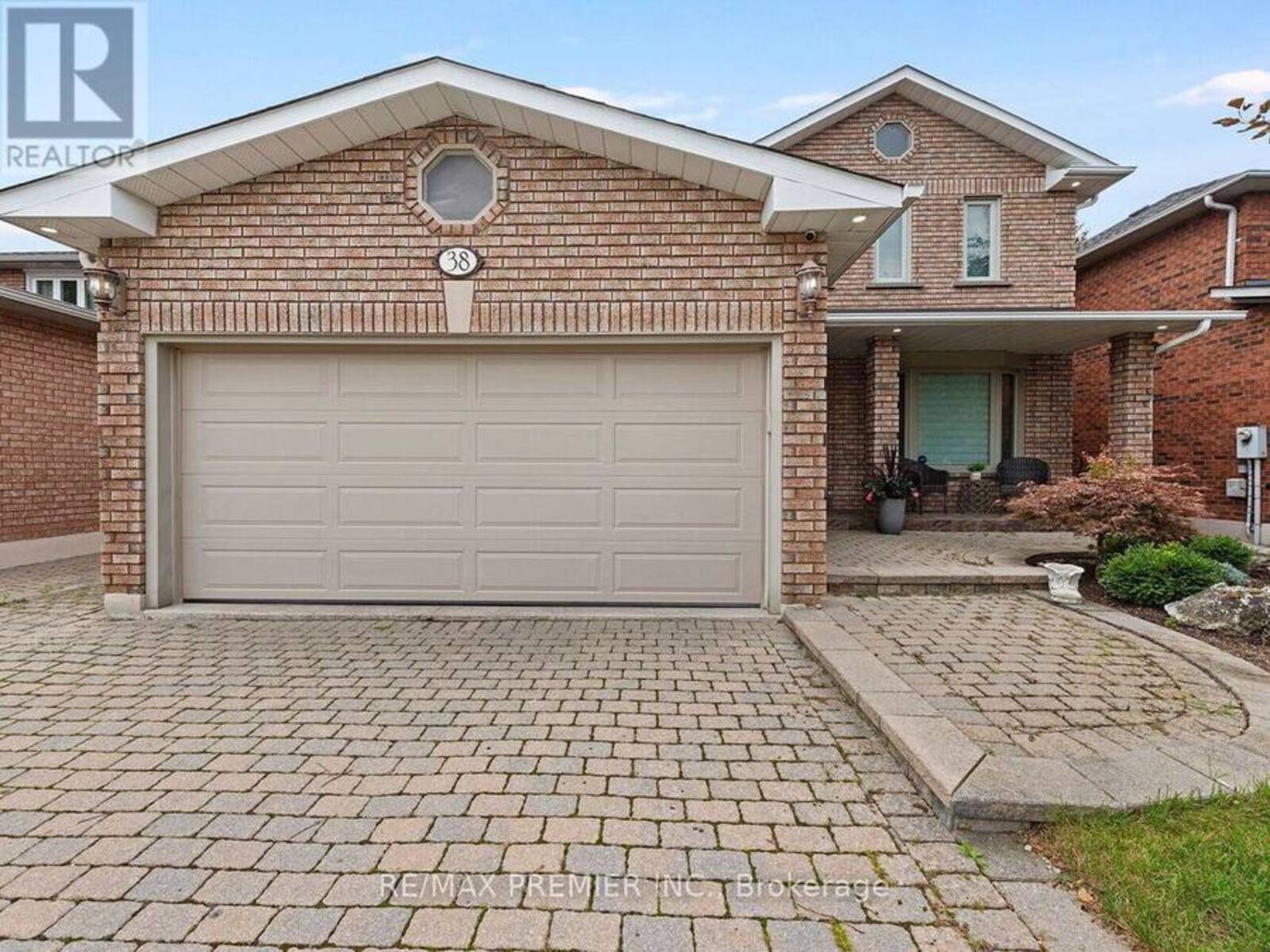38 SPRING TOWN ROAD, Vaughan, Ontario L4L 8G2