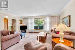 4 DUNREO DRIVE | Toronto Ontario | Slide Image Ten