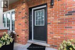5221 GARLAND CRESCENT | Burlington Ontario | Slide Image Four