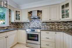 2041 MADDEN BOULEVARD | Oakville Ontario | Slide Image Eighteen