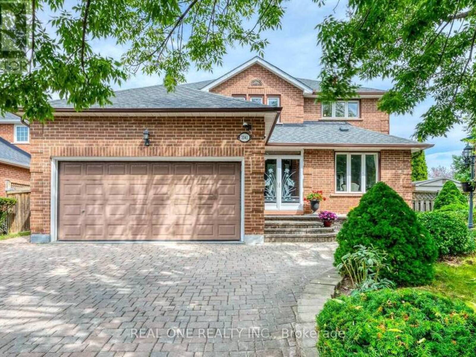 2041 MADDEN BOULEVARD, Oakville, Ontario L6H 3N9