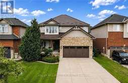 53 VALIANT CIRCLE | Binbrook Ontario | Slide Image Two