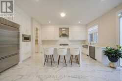 2 MENOTTI DRIVE | Richmond Hill Ontario | Slide Image Sixteen