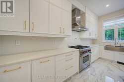 2 MENOTTI DRIVE | Richmond Hill Ontario | Slide Image Twenty