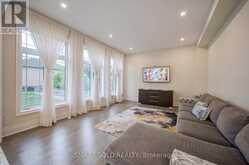 2 MENOTTI DRIVE | Richmond Hill Ontario | Slide Image Twenty-three
