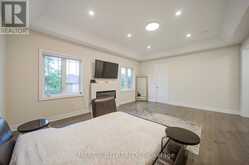 2 MENOTTI DRIVE | Richmond Hill Ontario | Slide Image Thirty