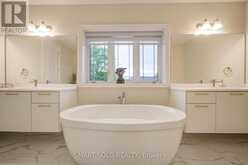 2 MENOTTI DRIVE | Richmond Hill Ontario | Slide Image Thirty-two