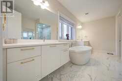 2 MENOTTI DRIVE | Richmond Hill Ontario | Slide Image Thirty-three
