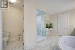 2 MENOTTI DRIVE | Richmond Hill Ontario | Slide Image Thirty-four