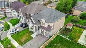 2 MENOTTI DRIVE | Richmond Hill Ontario | Slide Image Three