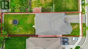 2 MENOTTI DRIVE | Richmond Hill Ontario | Slide Image Four