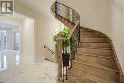 2 MENOTTI DRIVE | Richmond Hill Ontario | Slide Image Nine