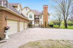 4 MILLS CIRCLE | Midhurst Ontario | Slide Image Six