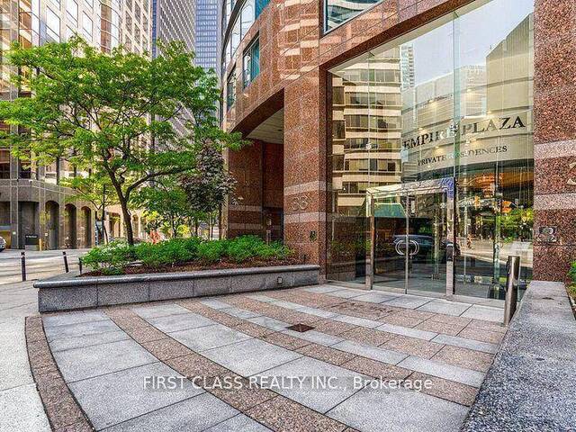 1303 - 33 UNIVERSITY AVENUE Toronto Ontario, M5J 2S7 - 3 Bedrooms Condo For Sale