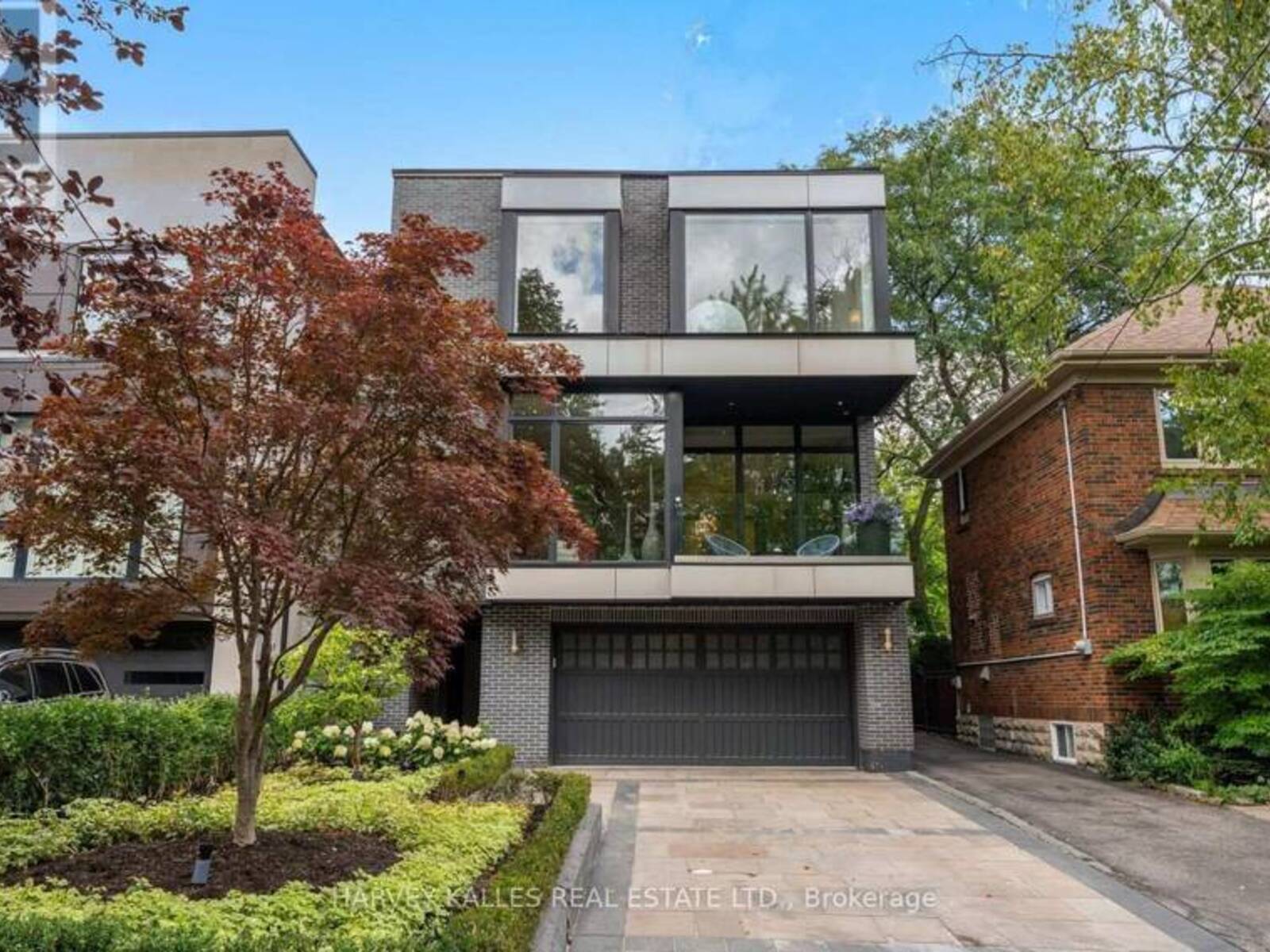 33 TARLTON ROAD, Toronto, Ontario M5P 2M6