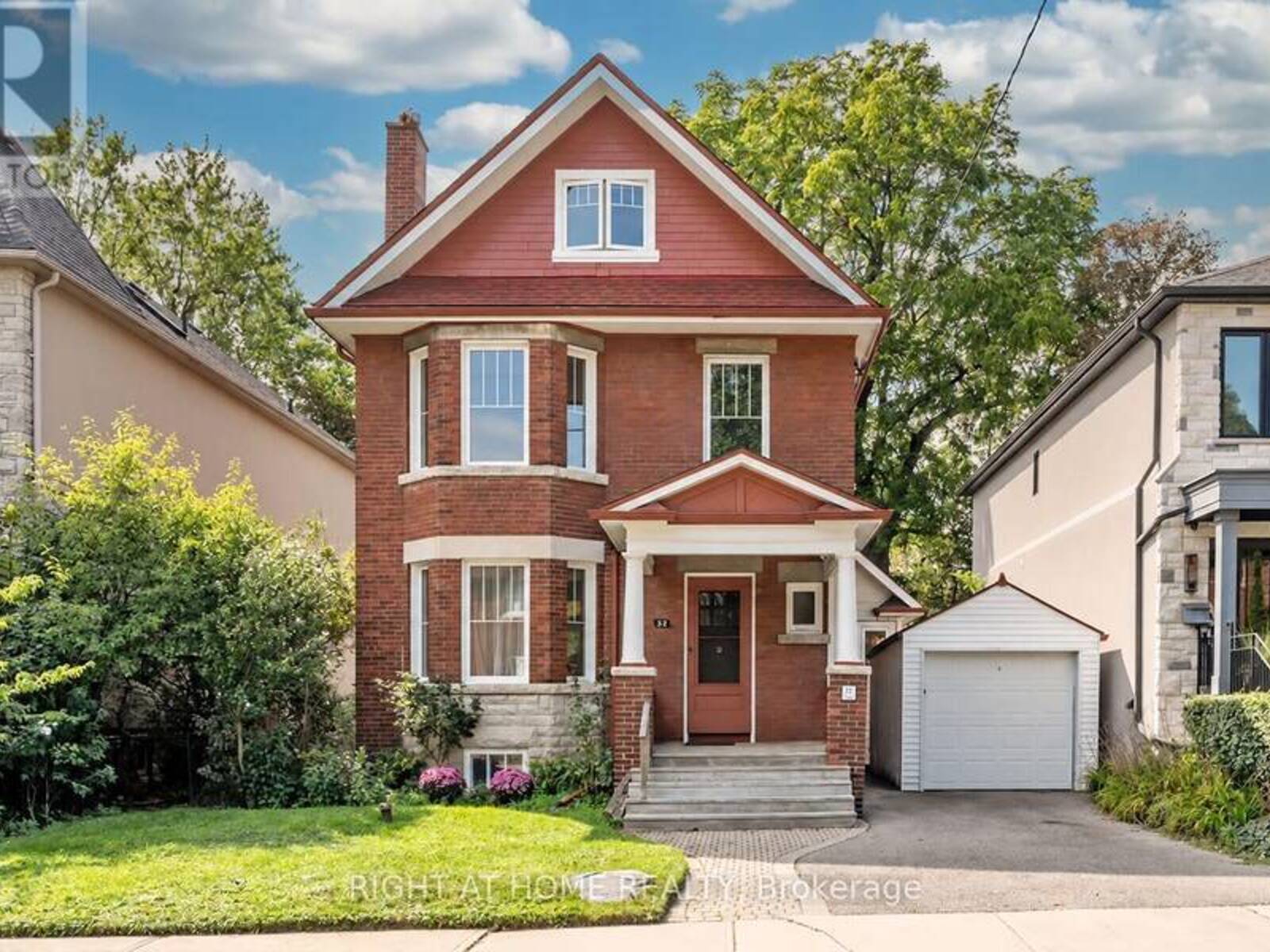 32 BELCOURT ROAD, Toronto, Ontario M4S 2T9