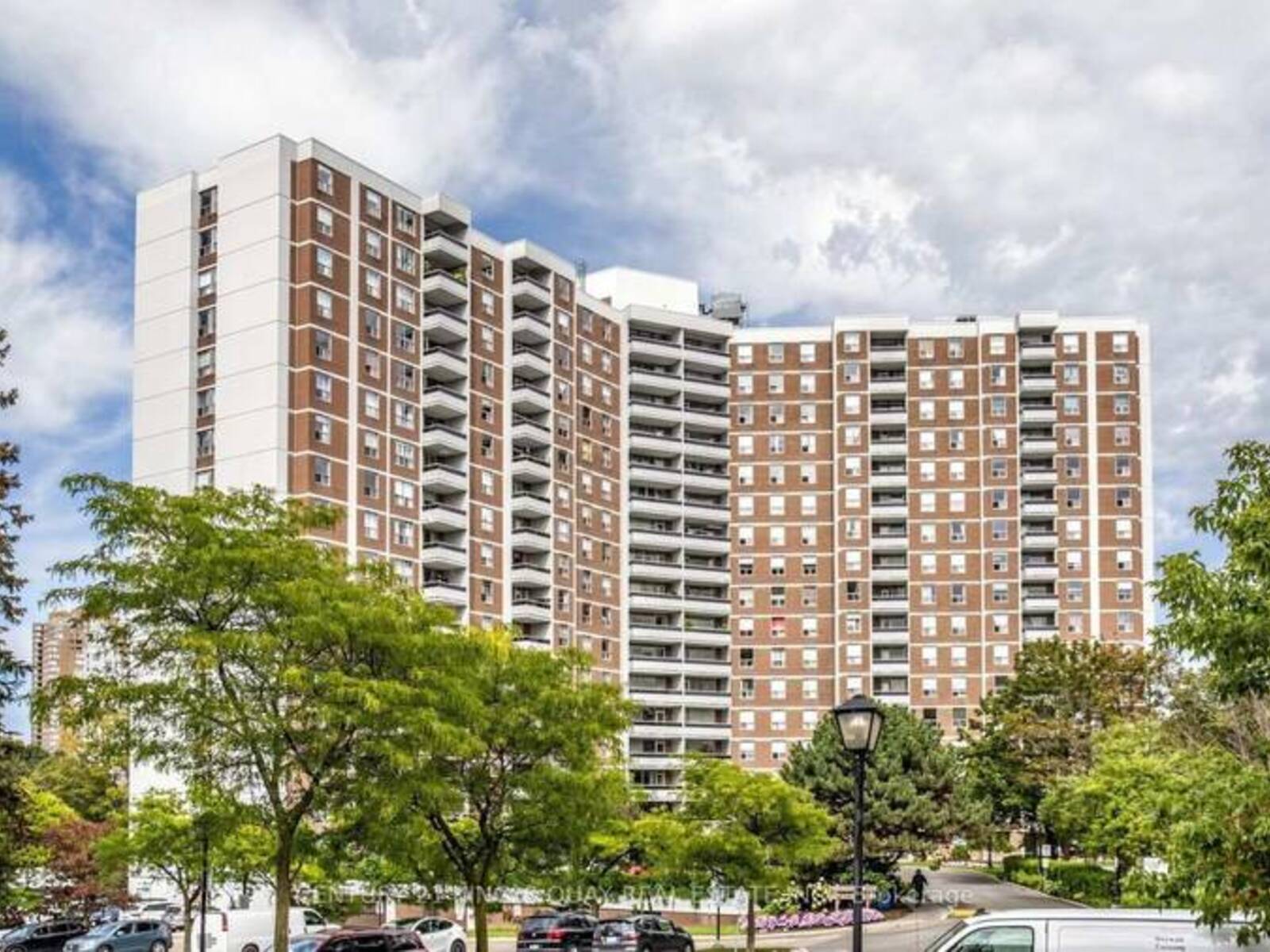 1116 - 20 EDGECLIFF GOLFWAY, Toronto, Ontario M3C 3A4