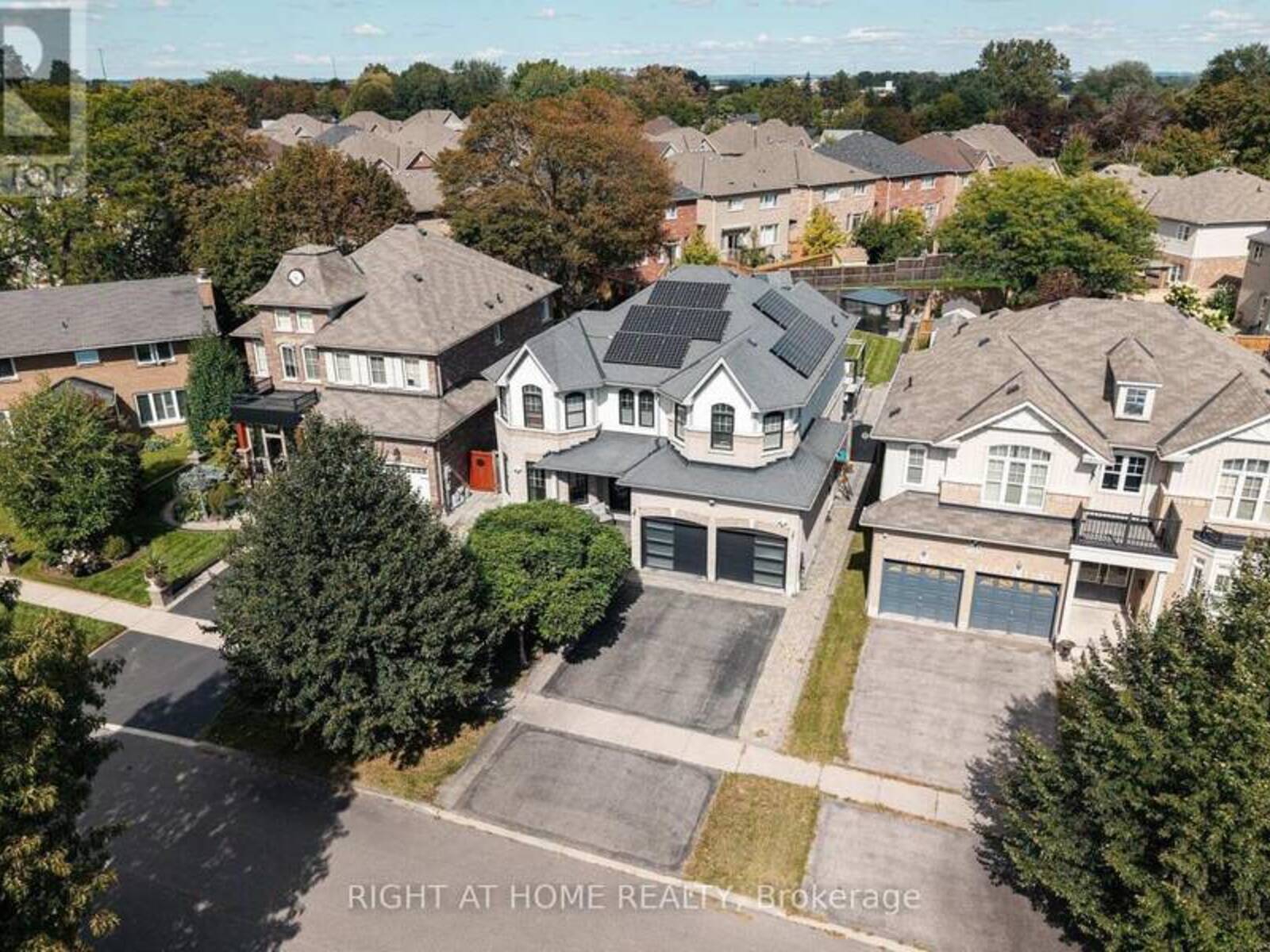 66 RIDEOUT STREET, Ajax, Ontario L1S 1P8