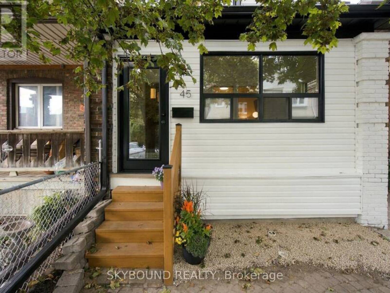 45 WESTLAKE AVENUE, Toronto, Ontario M4C 4P7