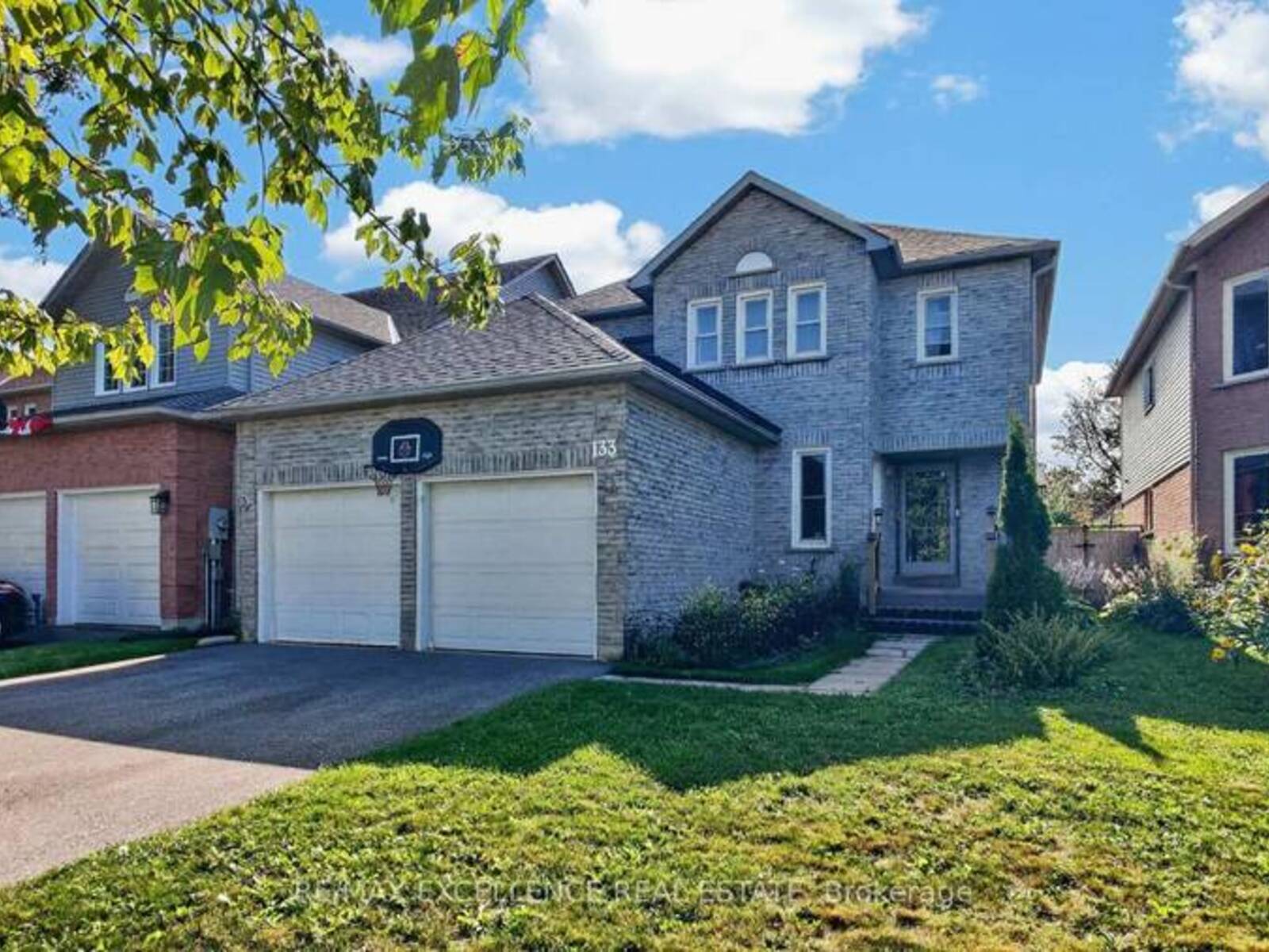 133 CARDINAL STREET, Barrie, Ontario L4M 6G2