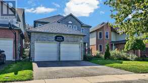 133 CARDINAL STREET | Barrie Ontario | Slide Image Three