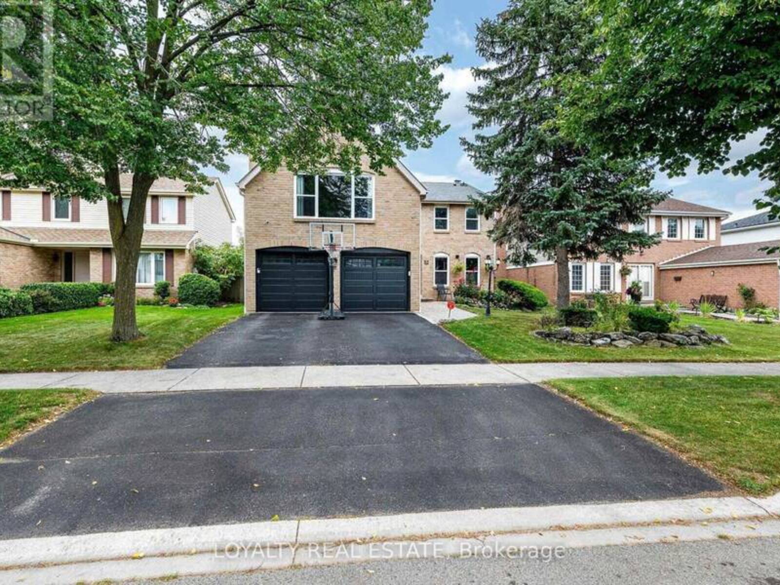 52 NEWCASTLE CRESCENT, Brampton, Ontario L6S 3Y8