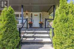 16 LANGEVIN CRESCENT | Toronto Ontario | Slide Image Four