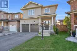 74 WEIR STREET | Bradford West Gwillimbury Ontario | Slide Image Two