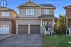 74 WEIR STREET | Bradford West Gwillimbury Ontario | Slide Image Three