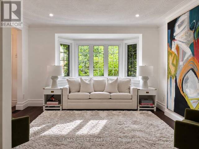 12 BRENTWOOD ROAD S Toronto Ontario, M8Z 3N2 - 4 Bedrooms Home For Sale